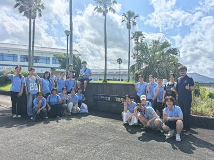 51暗网
访学团在鹿儿岛水产技术中心合影